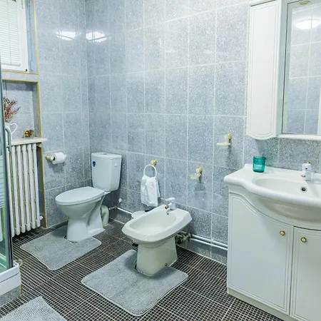 Ultracentral Golden Gatehouse 3 Bdrm Apartament *
