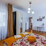 Ultracentral Golden Gatehouse 3 Bdrm Bucharest