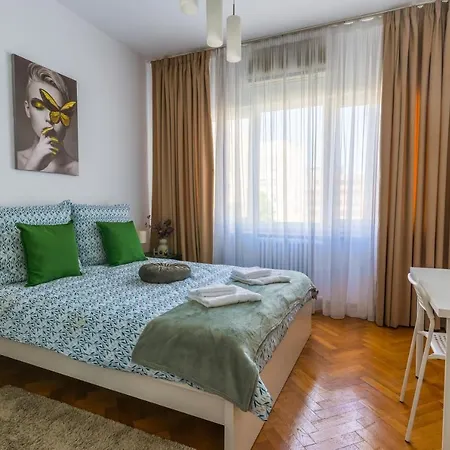 Ultracentral Golden Gatehouse 3 Bdrm Daire *