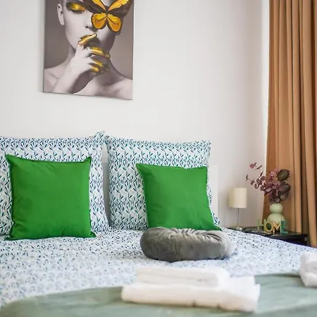 Ultracentral Golden Gatehouse 3 Bdrm Апартаменты