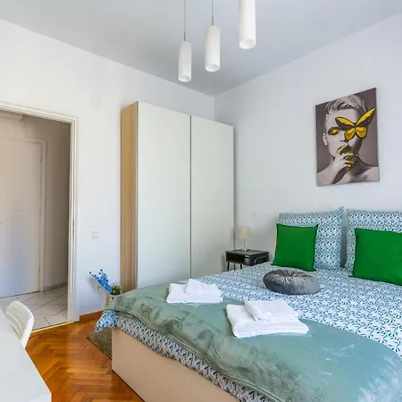 Ultracentral Golden Gatehouse 3 Bdrm Daire *