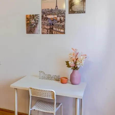 Ultracentral Golden Gatehouse 3 Bdrm Daire