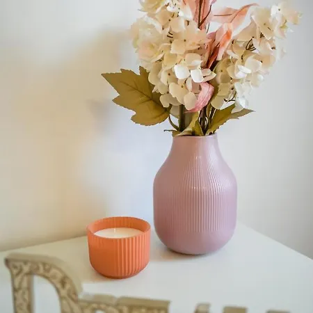 Ultracentral Golden Gatehouse 3 Bdrm Apartment Bucharest