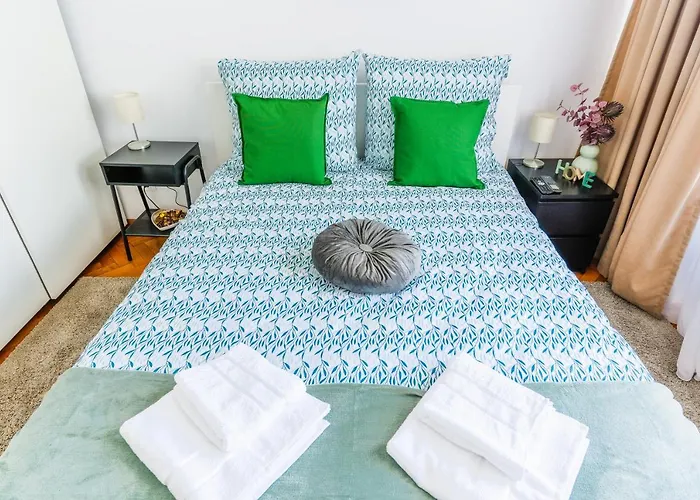 Ultracentral Golden Gatehouse 3 Bdrm * Bucureşti