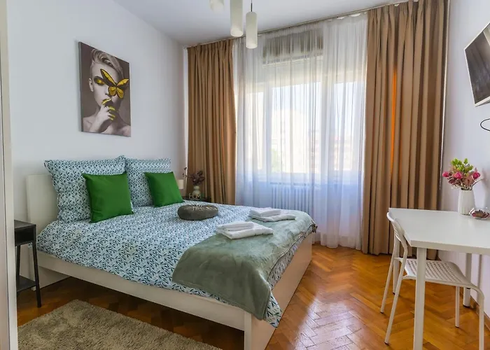 Ultracentral Golden Gatehouse 3 Bdrm Apartament *