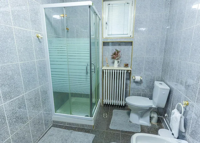 Ultracentral Golden Gatehouse 3 Bdrm Apartament *