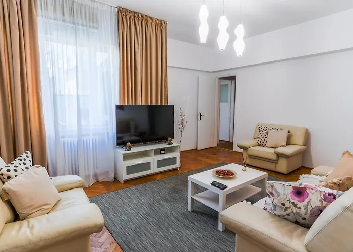 Ultracentral Golden Gatehouse 3 Bdrm