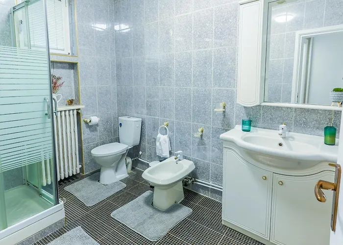 Ultracentral Golden Gatehouse 3 Bdrm Apartament *