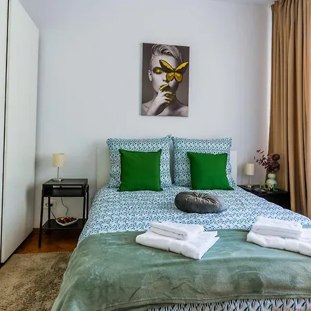 Ultracentral Golden Gatehouse 3 Bdrm Appartement Boekarest