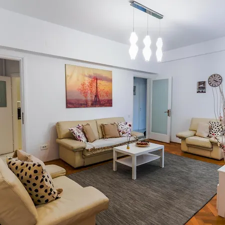 Ultracentral Golden Gatehouse 3 Bdrm * Boekarest